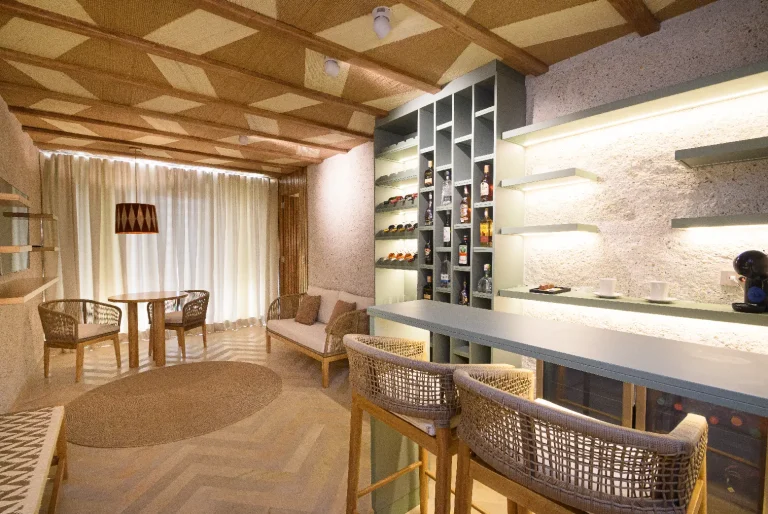 Sala y bar privado